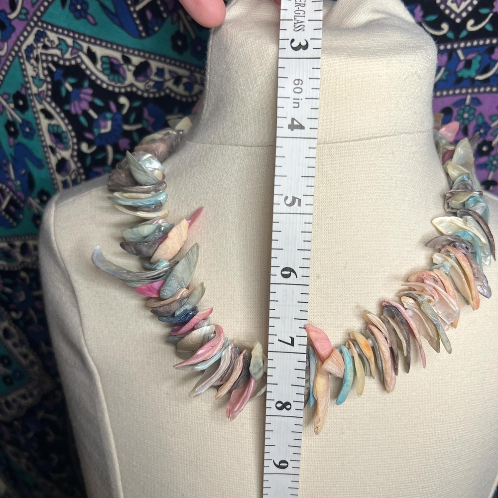 Pastel Shell Necklace - Picture 4 of 4